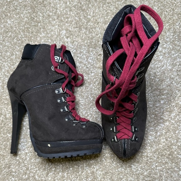 Stiletto Hiking Boot - Picture 3 of 3